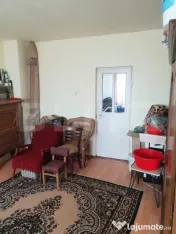 Casă cu 3 dormitoare și teren generos de 96 ari, aproape d 