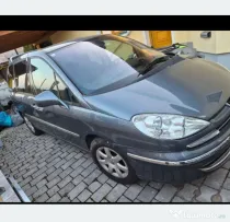 Peugeot 808 autoturism