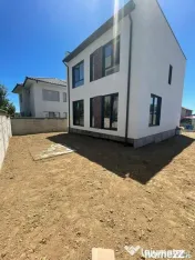 Casa de vanzare zona Carrefour 