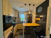 Apartament 3 camere, LUX, decomandat, zona: Primaverii 