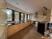 Apartament exclusivist 5 camere, 160 mp, terasă 20 mp, 2 pa 