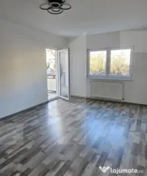 Apartament 3 camere, 2 băi – complet renovat, etaj 1, sem