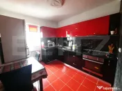 Apartament la casa, 3 camere, 96 mp utili + curte, Brasov 
