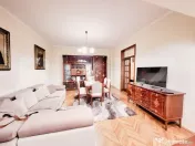 Casă cochetă în zona centrală cu potențial și funcțio 
