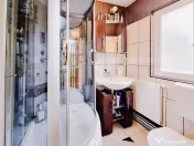 Casă cochetă în zona centrală cu potențial și funcțio 