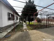 Casă parter cu terasă generoasă, teren 647 mp, Preajba-z 