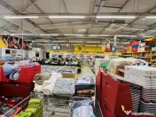 Centru comercial 1200 mp , 4000 mp parcare , ideal investiti 