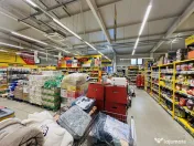 Centru comercial 1200 mp , 4000 mp parcare , ideal investiti 