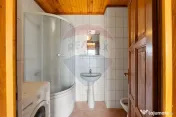 Apartament de închiriat la casă, cu 3 camere – zona N... 