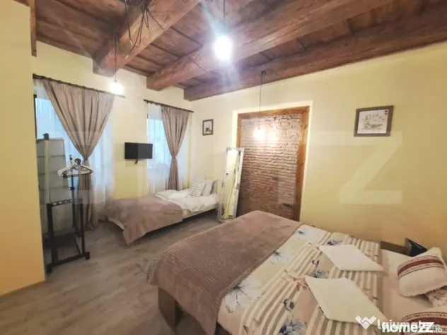 Casă renovată, în Centrul Istoric al Brașovului – idea - Brasov (Brasov)
