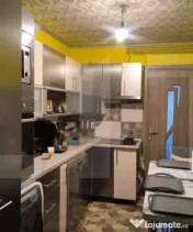 Casa,6 camere ,curte comuna in zona buna 