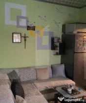 Casa,6 camere ,curte comuna in zona buna 