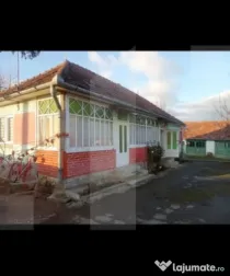 Casa de lemn cu 2 camere