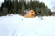 Cabana de vanzare in Poiana Horea Belis P+E+M 