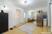 Casă pentru familie, 7 camere, teren mare și vedere la lac 