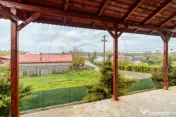 Casă pentru familie, 7 camere, teren mare și vedere la lac 