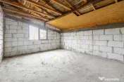 Casă pentru familie, 7 camere, teren mare și vedere la lac 