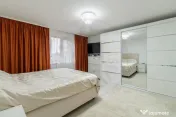 Casă pentru familie, 7 camere, teren mare și vedere la lac 