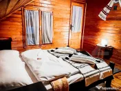 Casa de vacanta cu 4 camere,3300 mp teren,Rimet 
