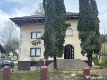 Casă și teren la stradă asfaltată în Vatra Dornei
