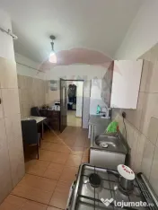 Apartament 2 camere în zona Comisariat 
