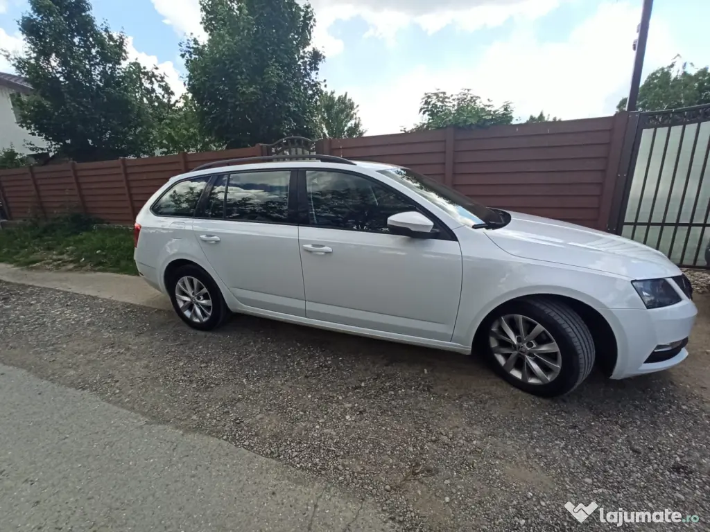 Skoda Octavia Combi Diesel 1.6 TDI DSG Style