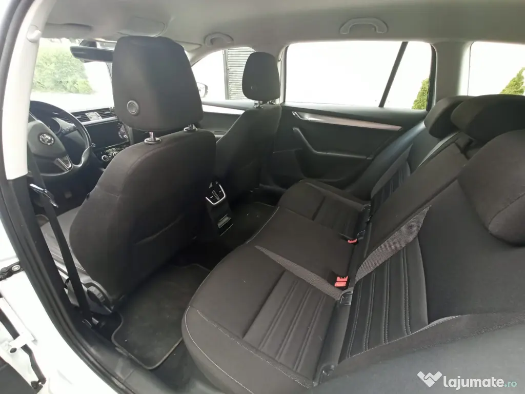 Skoda Octavia Combi Diesel 1.6 TDI DSG Style