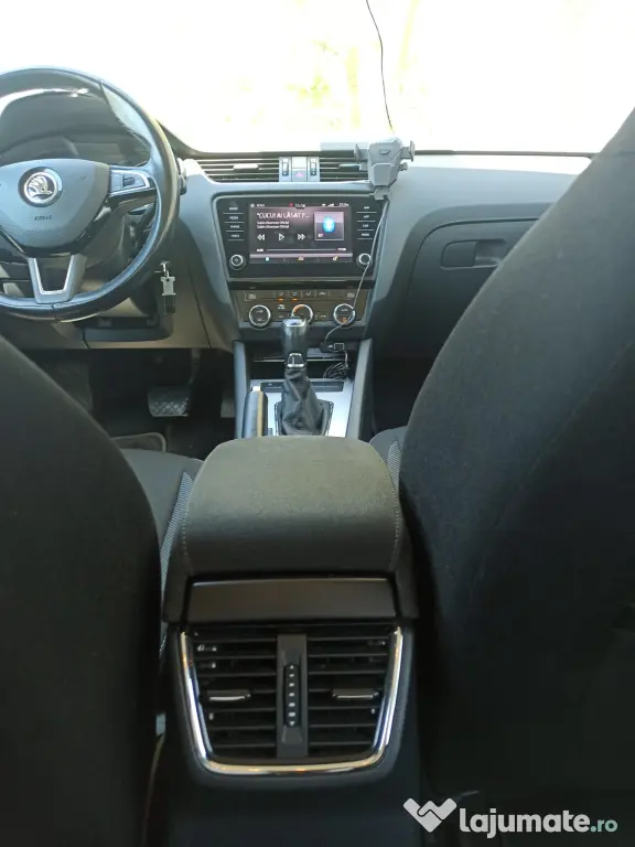 Skoda Octavia Combi Diesel 1.6 TDI DSG Style