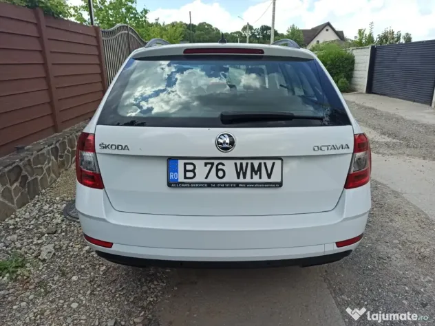 Skoda Octavia Combi Diesel 1.6 TDI DSG Style