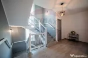 Casă / Vilă cu 4 camere de vânzare 