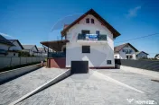 Casă / Vilă cu 4 camere de vânzare 