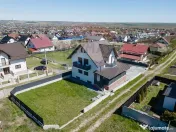 Casă / Vilă cu 4 camere de vânzare 
