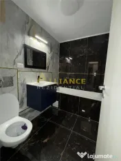 Apartament 3 camere, decomandat - 300 m de Metrou Aparatorii 