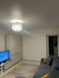 Vand apartament 2 camere in zona Tudor 