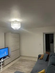Vand apartament 2 camere in zona Tudor