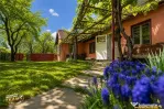 Casa in inima statiunii Covasna, cu gradina, vie si pomi fru