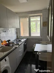 Închiriez 2 camere semi decomandat 