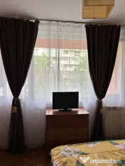 Închiriez 2 camere semi decomandat 
