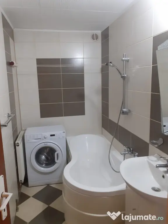 Vând apartament 2 camere , 78 mp central str Tudor Vladimirescu
