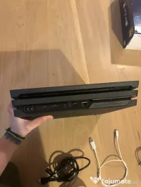 PlayStation 4 PRO 1TB, în stare foarte bună 