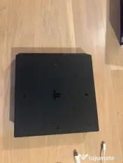 PlayStation 4 PRO 1TB, în stare foarte bună 