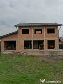 Casa de vanzare la rosu Strejnicu