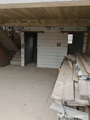 Casa de vanzare la rosu 