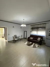 Proprietar - Inchiriez apartament cu 2 camere, curte + loc de parcare-Dumbravita 