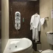 Hotel de vanzare in predeal, aproape de partia clabucet 