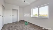 Jumătate de duplex nou cu 4 camere in Vladimirescu 
