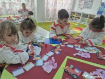 Vând apartament cu 3 camere in spate la fostul cinema Flacăra
