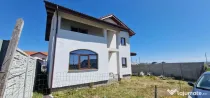 Vila P+1, zona linistita, pentru doua famili.
