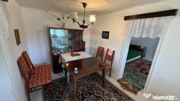 Casă / Vilă Hângulesti