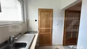 Apartament la casă, semicentral – locuință, birou sau c 